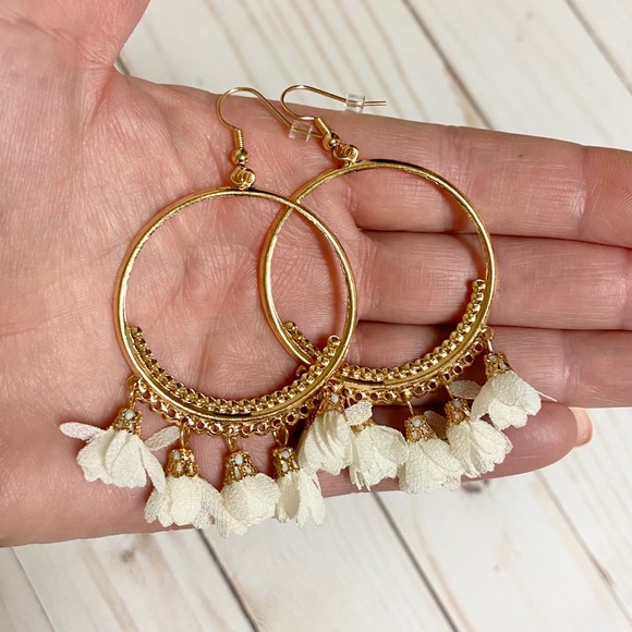 🔥3/$25🔥Flower Tassel Hoop Drop Boho Earrings - Picture 6 of 8